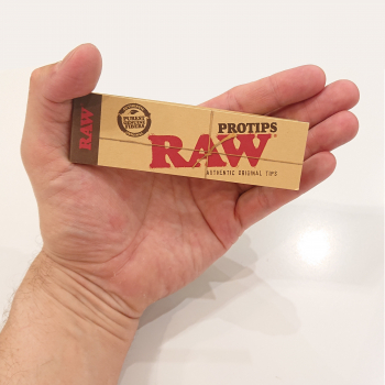 Raw Protips Duże filtry papierosowe Tipy na ręku